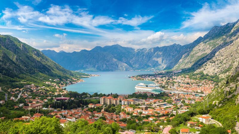 VIZESIZ NOEL PAZARI  BUDVA TURU
