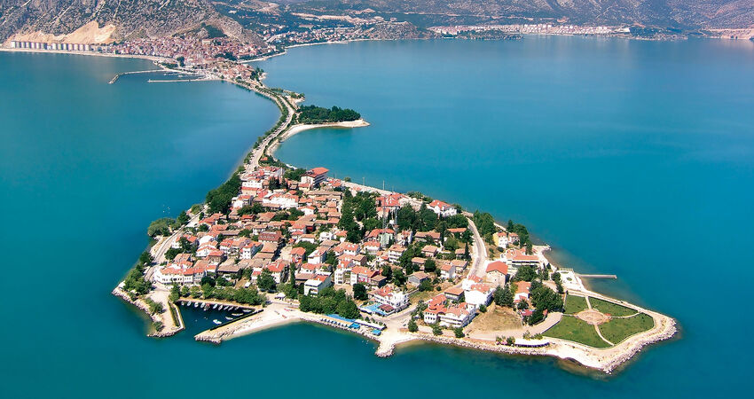 Isparta Davraz Kayak Merkezi ve Salda Gölü Turu