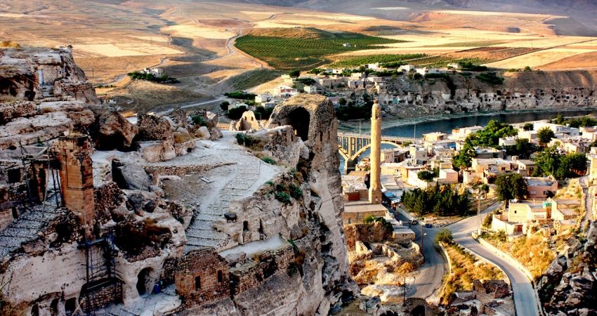 Uçaklı GAP & Van Turu (Muradiye Şelalesi ve İshakpaşa Sarayı Dahil)