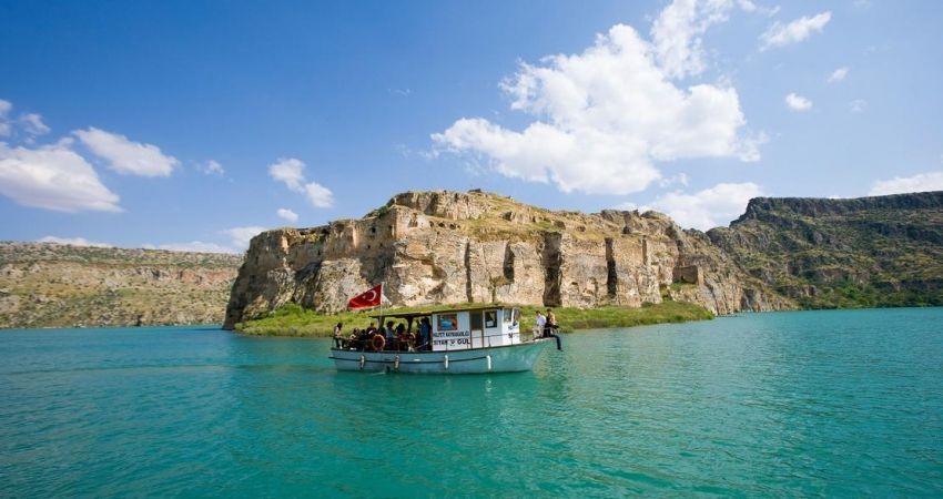 Uçaklı GAP & Van Turu (Muradiye Şelalesi ve İshakpaşa Sarayı Dahil)